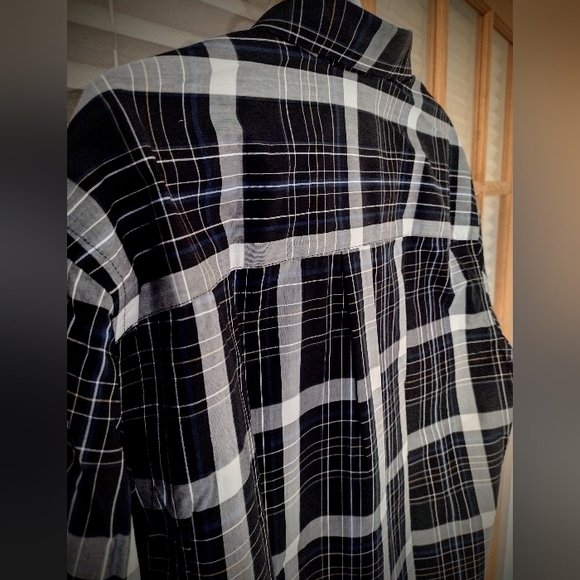 NWT Van Heusen Classic Fit Large 16-16.5 Long Sleeve Button-Down Shirt - Picture 4 of 9